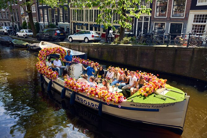 Amsterdam Flower Boat Canal Cruise with Local Guide - The Itinerary: Discovering Amsterdam’s Iconic Waterways