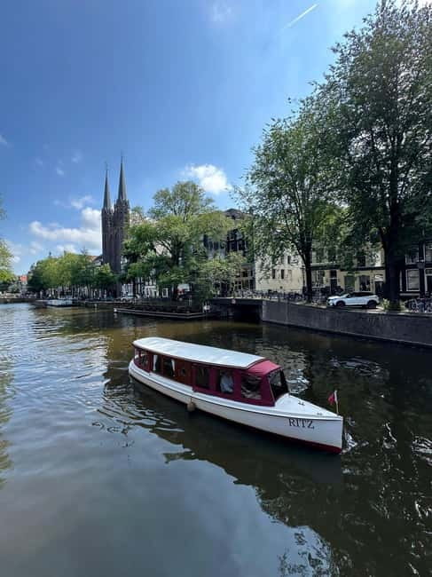 Amsterdam: Private Dinner Cruise on a Luxury Saloon Boat - The Luxury Saloon Boats: Comfort and Style on the Canals