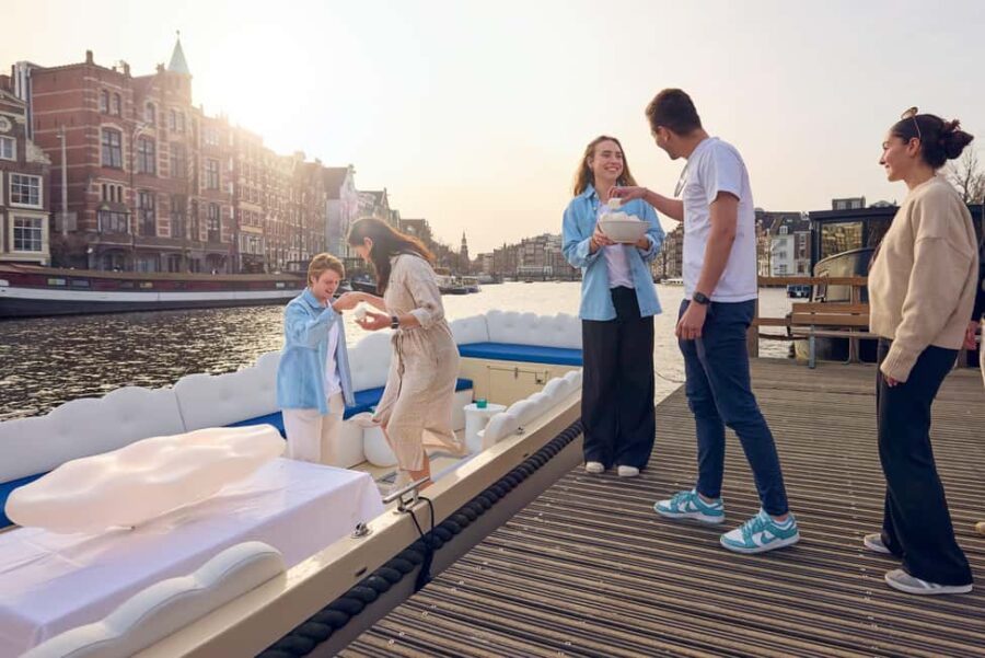 Amsterdam: Smoke Friendly Cannabis Cruise on Cloud Boat - The Itinerary: Navigating Amsterdams Waterways