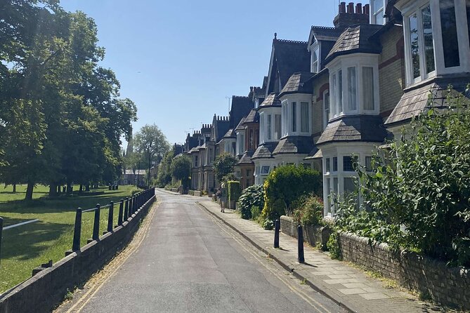 An Audio Guide to Cambridge's Hidden Histories and Rivalries - Starting Point: Cambridge CB2 1ST – Easy to Find and Accessible