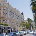 Antibes, Cannes, 3 medieval villages in the hinterland Private Tour - Discover Cannes and the Palais des Festivals