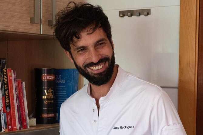 Any Day is Sunday: Paella Cooking Class with Tapas and Sangria - Enjoying Tapas and Creative Sangria