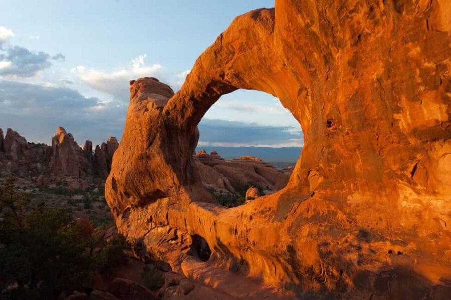 Arches National Park Half Day Tour - The Role of Expert, Entertaining Guides