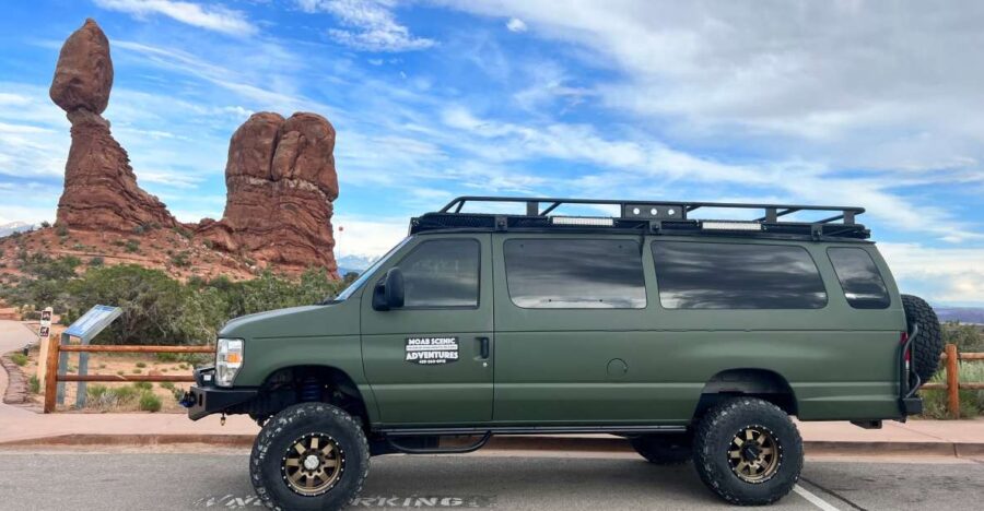 Arches National Park: Sunset Pavement Van Tour - Starting Point and Logistics in Moab