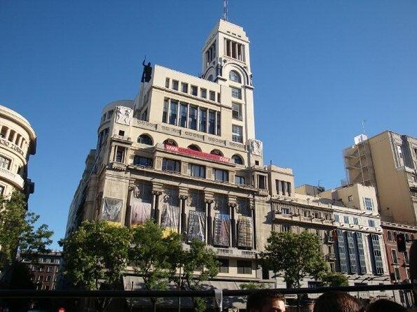 Architecture tour Gran Vía from its best rooftops 20thC - Exploring Madrid’s Cultural Past at Museo Chicote