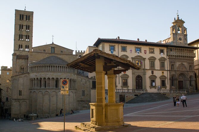 Arezzo Private Tour with Official Guide - Piazza Grande and Medieval Palaces
