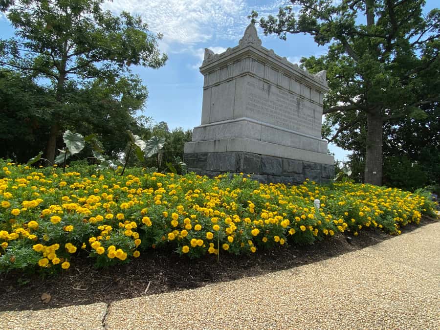 Arlington Cemetery: Private Tour for up to 10 Guests - Key Landmarks You’ll Visit at Arlington Cemetery