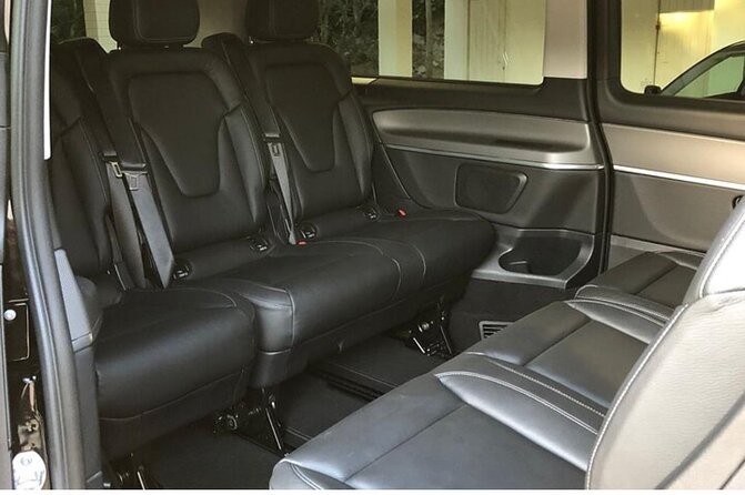 Arrival barcelona Cruise Port to Barcelona City - Comfortable Travel in an Air-Conditioned Vehicle