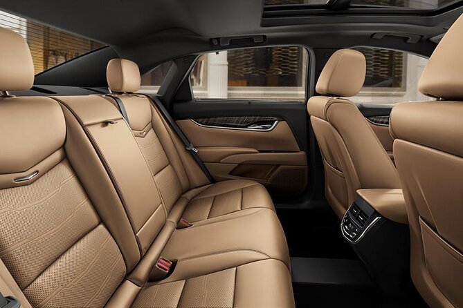 Arrival Private Transfer Dallas Airport DAL to Dowtown Dallas by Luxury Vehicle - How the Meet & Greet Works at Love Field