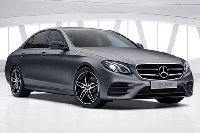 Arrival Transfer: Dublin Airport DUB to Dublin in Business Car - The Convenience of Meet & Greet and Luggage Help