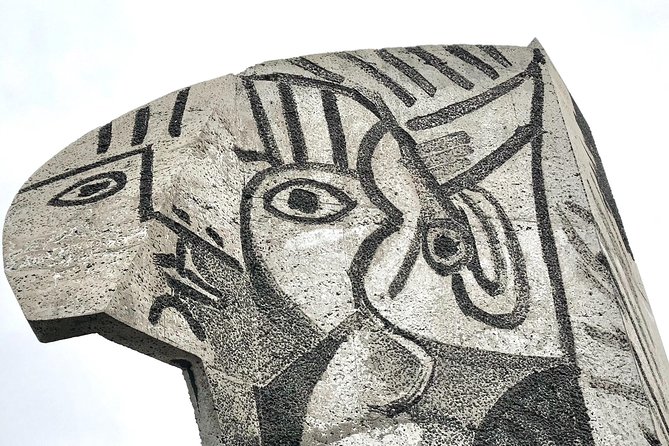 Art and Architecture Walking Tour in Rotterdam - guided by Architects - Starting at Rotterdam Centraal and the Iconic City Gate