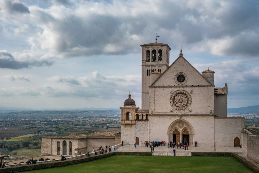 Assisi: Private Guided Tour of the Basilica of Saint Francis - Meeting Point Next to Restaurant "San Francesco"