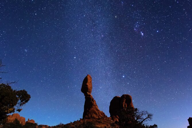 Astro-Photo, Hiking and Stargazing Tour in Arches National Park - Starting at the Windows Section Parking Lot