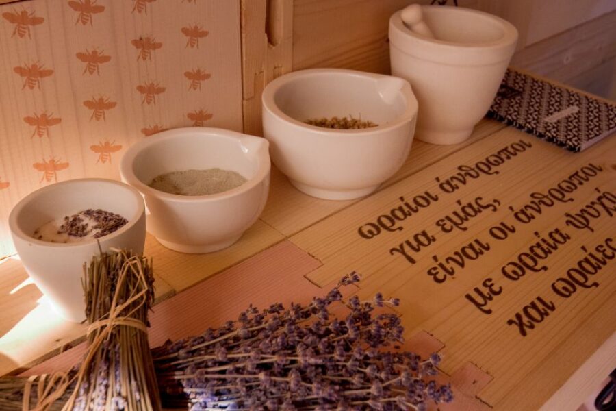 Athens: Greek Fashion Shopping Tour with a Local Expert - Starting Points and Tour Duration