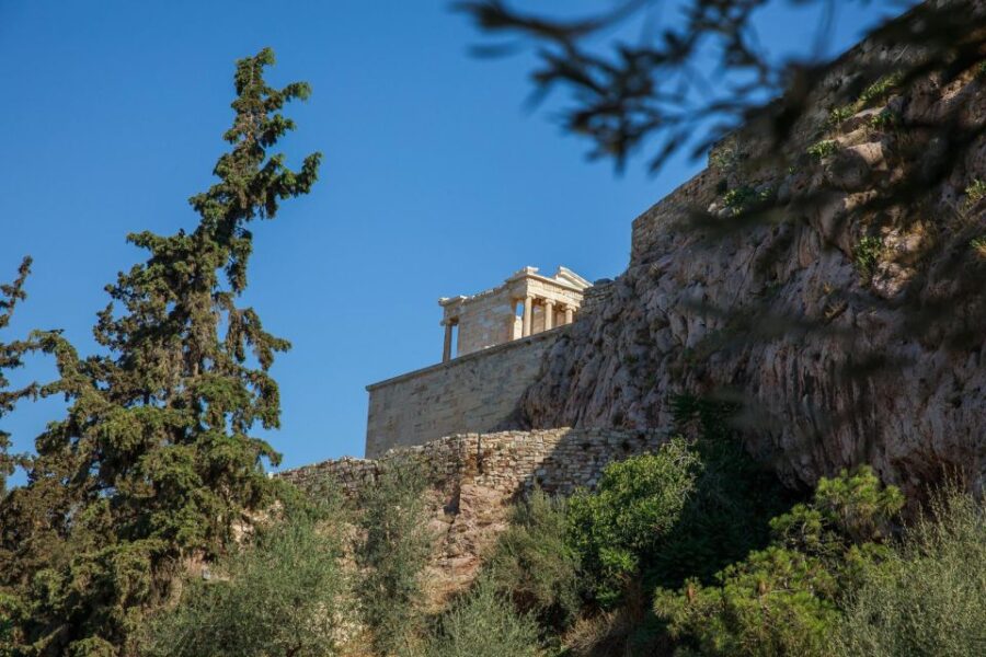 Athens: the Acropolis Private Guided Walking Tour - Exploring the Historical Landmarks: Propylaia and the Parthenon