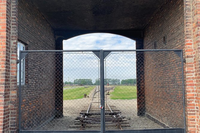 Auschwitz-Birkenau guided tour from Krakow - private car - Visiting Auschwitz I and Auschwitz II-Birkenau