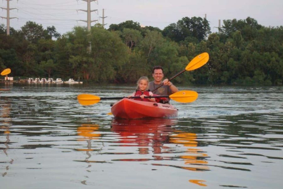Austin: Kayak and Canoe Rental on Lady Bird Lake - Navigating Lady Bird Lake: From the Store to the Skyline