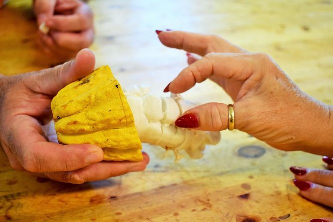 Award Winning Farm Tour: Coffee, Chocolate and Unique Gifts - Exploring a Traditional Coffee and Chocolate Plantation