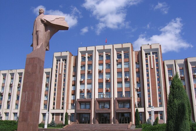 Back in the USSR - Transnistria. - Exploring the Town of Bender: Markets and Soviet Monuments