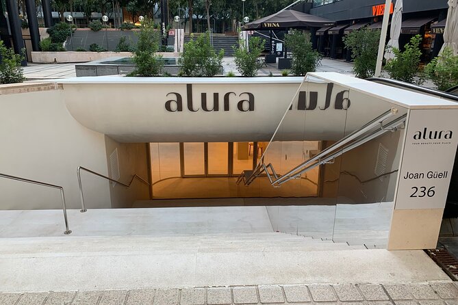 Balinese massage with essential oils 60 min at THAI MASSAGE ALURA - The Signature Elements of the Balinese Massage Experience