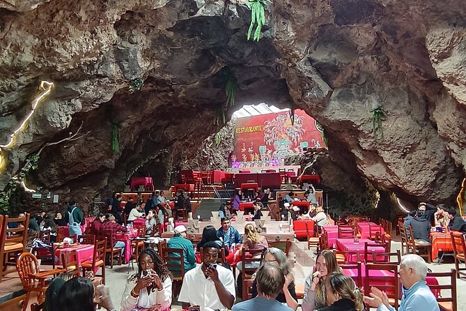 Balloon Flight with Breakfast and Transportation in Teotihuacan - Watching the Balloon Inflate and Preparing for Flight