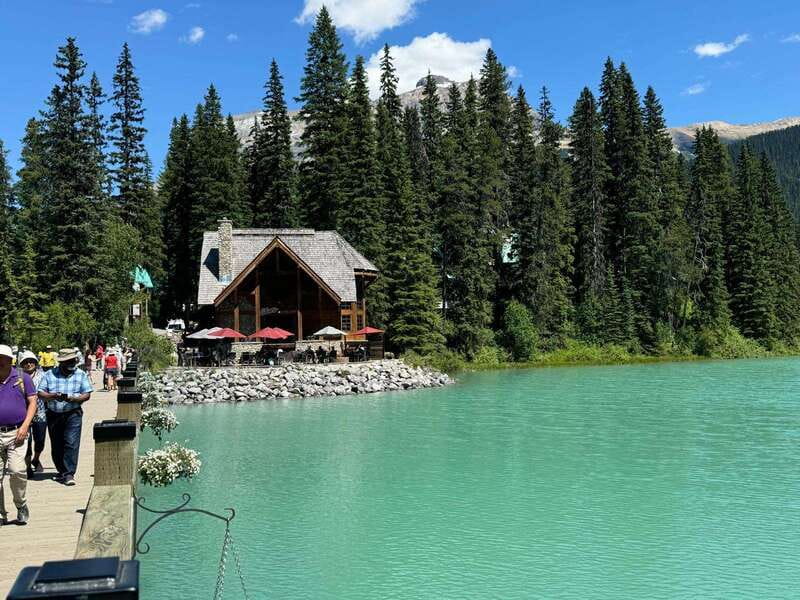 Banff: Lake Louise, Moraine, Emerald Lake & Johnston Canyon - Visiting Banff’s Top Lakes: Lake Louise, Moraine, and Emerald Lake