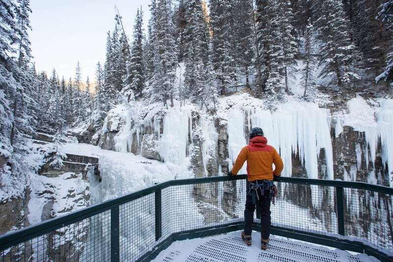 Banff: Premium Johnston Canyon Frozen Falls Guided Adventure - Exploring Johnston Canyon’s Frozen Waterfalls with Ice Cleats