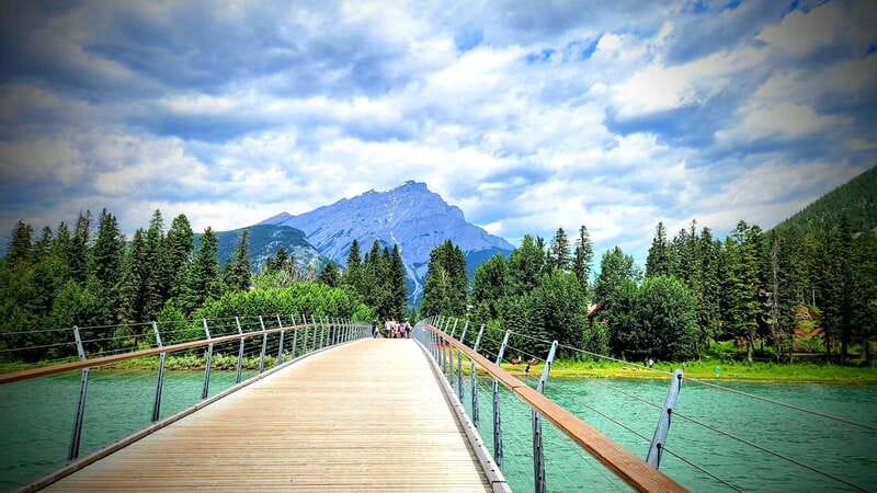 Banff Private Full-Day Tour Lake Louise, Gondola & more - Scenic Ride Options at Mt. Norquay and Sulphur Mountain