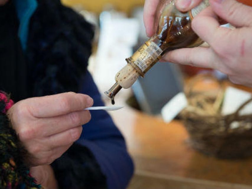 Bar Harbor, Maine: Culinary Walking Tour with Tastings - Exploring Bar Harbor’s Waterfront and Village Green