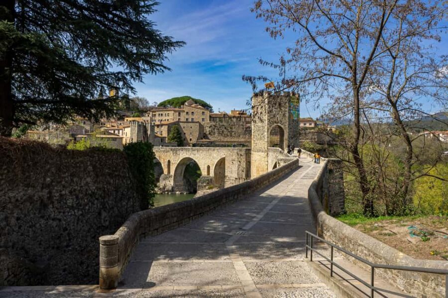 Barcelona: Discover Girona, Besalú & Pals on a Guided Tour - Starting Point at Estación de Francia and Initial Bus Ride
