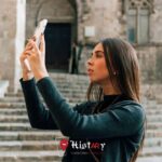 Barcelona: Guided visit of the Gothic Quarter with augmented reality - Starting Point at Plaça de Garriga i Bachs