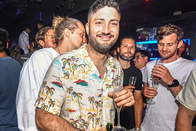 Barcelona: Original Pub Crawl - Entry to Bars with Skip-the-Line Access