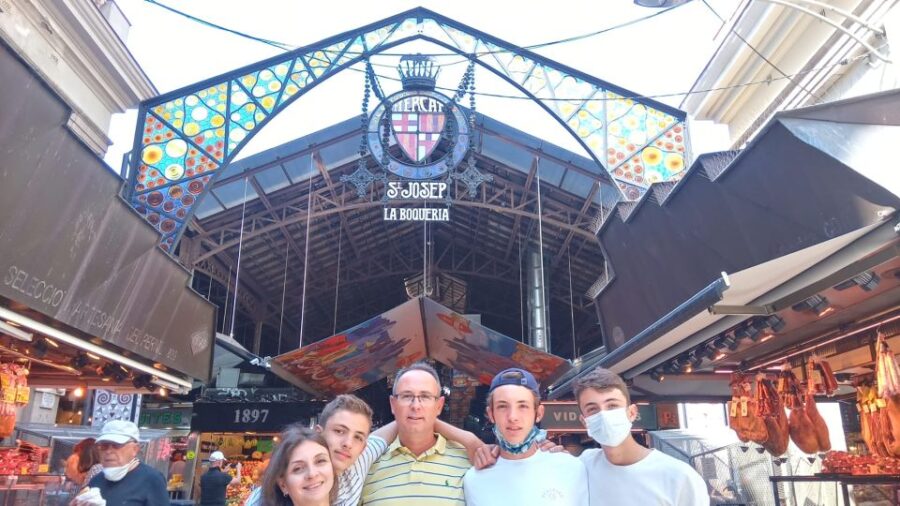 Barcelona: Private Family-Friendly City Tour - Exploring the Old Town and Gothic Quarter