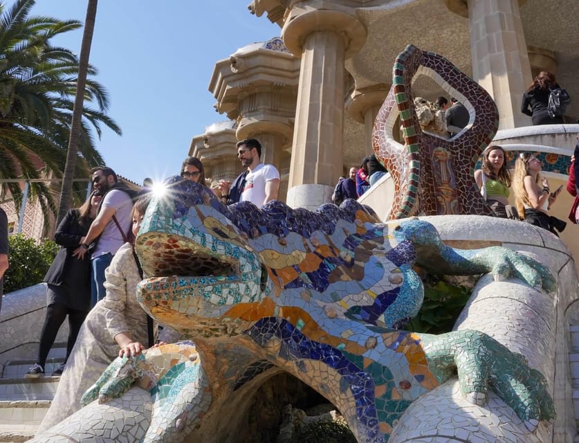 Barcelona: Sagrada Familia with Towers and Park Güell Tour - Starting Point at the Gaudí Experience in Barcelona