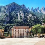 Barcelona to Montserrat: Guided Tour & Return Bus Transfers - Scenic Drive Through Catalonias Countryside