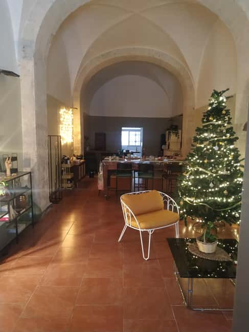 Bari: narrated extra virgin olive oil tasting with aperitif - Unique and Fun Pairings with Seasonal Ingredients