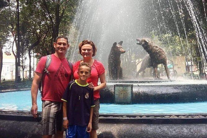 Basilica and Coyoacan Private Tour - Visiting the Basilica de Santa Maria de Guadalupe: An Iconic Sanctuary