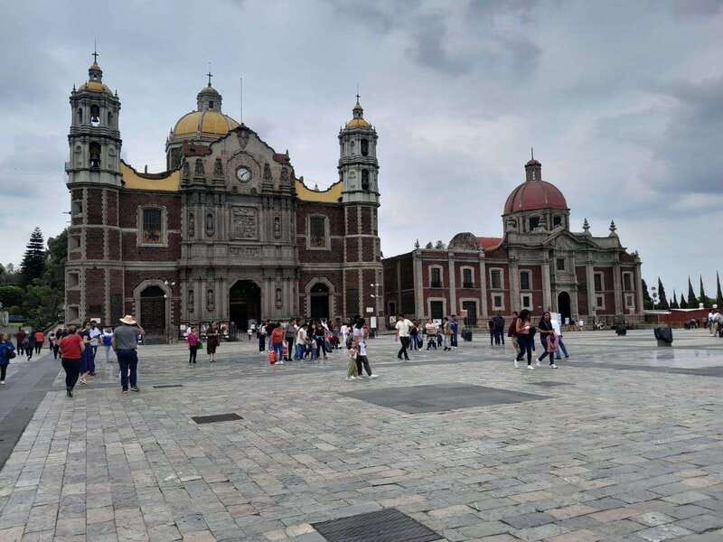 Basilica de Guadalupe: Complete Walking Tour - Starting Point at "La Guadalupana" and Meeting the Guide