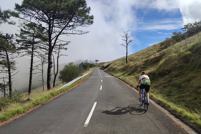 Basque Coast Road Bike Tour - Discovering Hondarribia and Zarautz