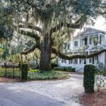 Beaufort City Minibus Tour - The Comfort of an Air-Conditioned Van