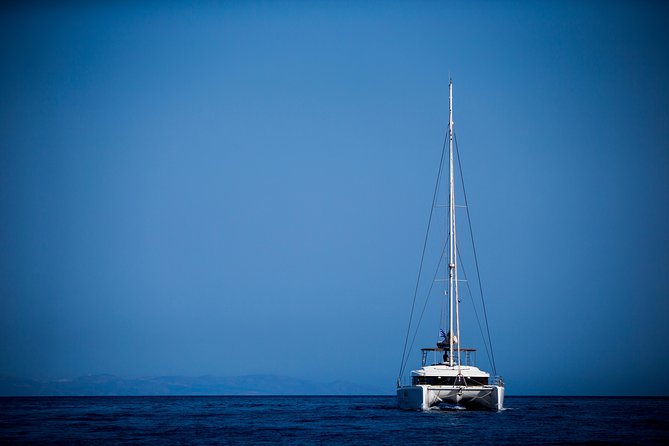 Beautiful Day Catamaran Caldera Cruise incl. Meal & Drinks - Exploring Mesa Pigadia Beach and White Beach