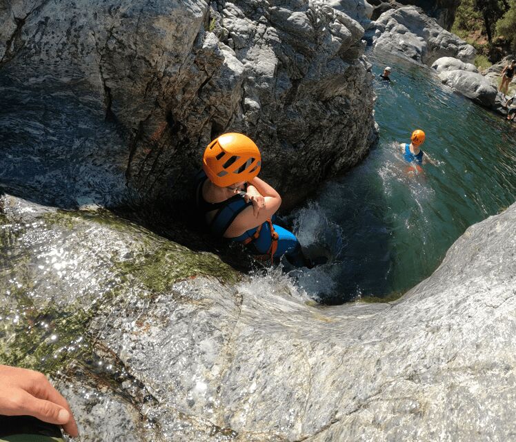 Benahavís: Canyoning Guided Tour at Guadalmina River - Starting Point: Parque Torre Leonera and Meeting Arrangements