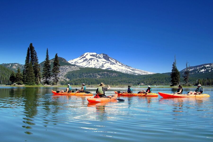 Bend: Guided Kayak Tour on the Cascade Lakes - Starting Point in Bend at Wanderlust Tours