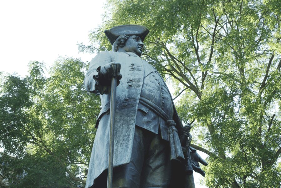 Berlin: Old Neukölln Private Walking Tour - The Tour Begins at Richardplatz 22 in Neukölln