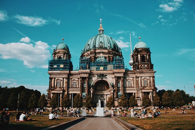 Berlin Scavenger Hunt and Highlights Self-Guided Tour - Discovering Over 10 Attractions Without Entry Fees