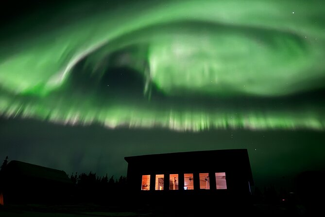 Best Alaskan Cabin Aurora Viewing with Photography @Aurora Camp - The Guided Photography and Aurora Viewing Assistance