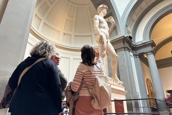 Best of Florence Skip the line Tour w Uffizi and David - Exploring the Uffizi Gallery with Skip-the-Line Access
