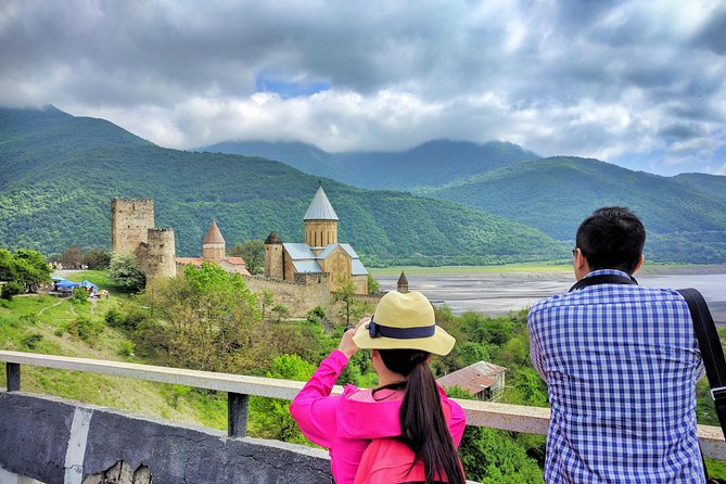 Best of Georgia - 3 or 4 days private tour with transfers and guide - The Spectacular Kazbegi and Caucasus Mountain Views