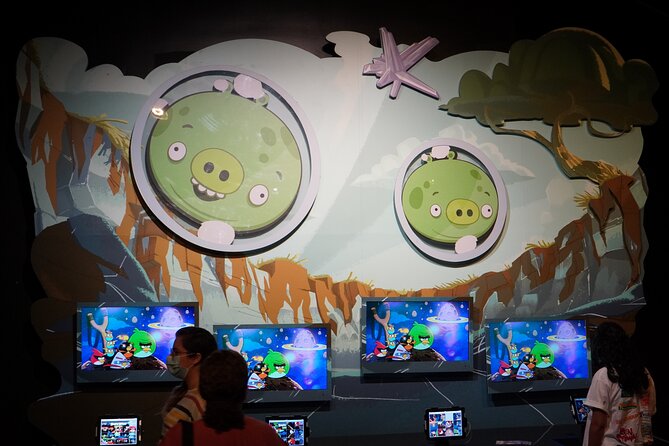 Best of Houston and NASA Self Guided Tour with Transportation - The Tour Starts at the Toyota Center in Downtown Houston