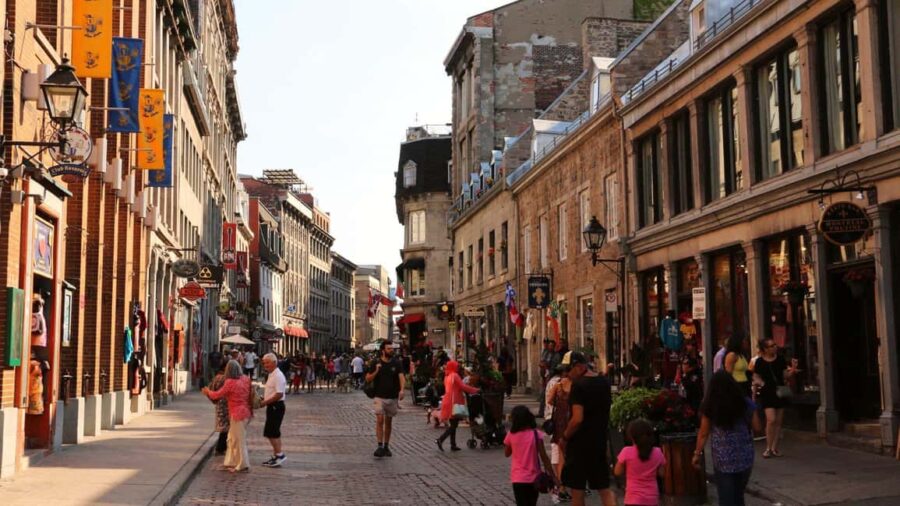 Best of Montréal: Private Walking Tour with a Local - Starting Point at Place Jacques-Cartier